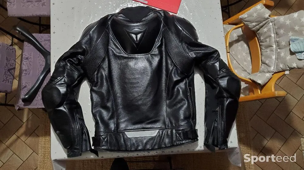 Dainese cuir d'occasion Ajouté le : 25/03/2024